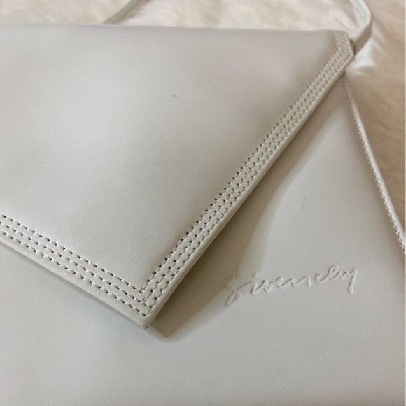 RARE Givenchy Signature Classic Leather Envelope Crossbody Clutch - Picture 3 of 8